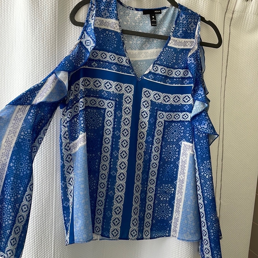 Flowy blue and white Aqua blouse